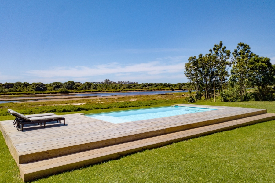 4 Bedroom Property for Sale in Keurboomstrand Western Cape